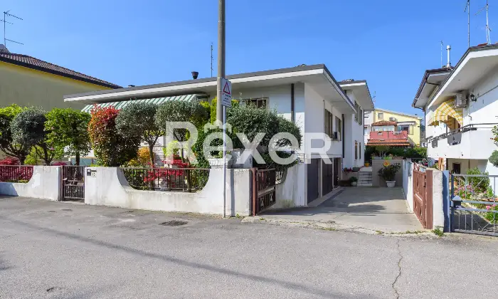 Rexer-Abano-Terme-Porzione-di-Trifamilaire-con-scoperto-privato-Altro