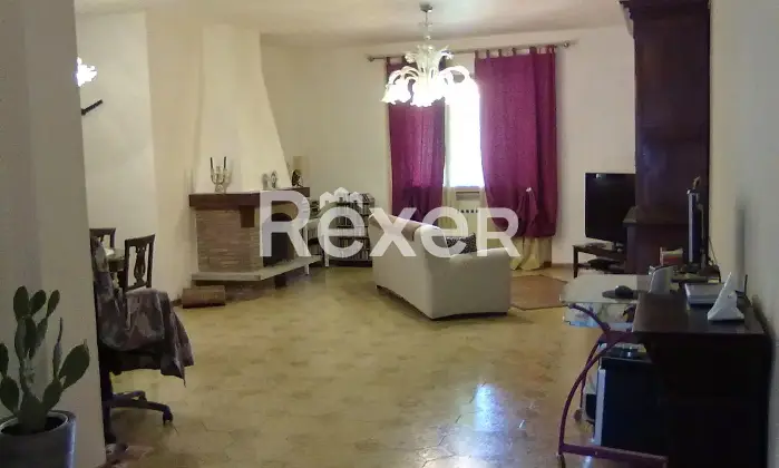 Rexer-Castelnuovo-Rangone-In-Vendita-Ampia-Soluzione-su-Due-Livelli-con-Giardino-e-Garage-Altro