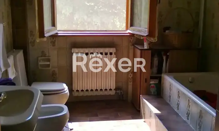 Rexer-Castelnuovo-Rangone-In-Vendita-Ampia-Soluzione-su-Due-Livelli-con-Giardino-e-Garage-Altro