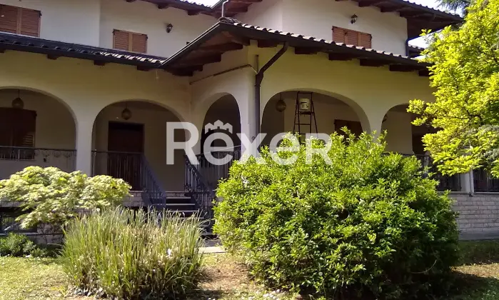 Rexer-Castelnuovo-Rangone-In-Vendita-Ampia-Soluzione-su-Due-Livelli-con-Giardino-e-Garage-Altro