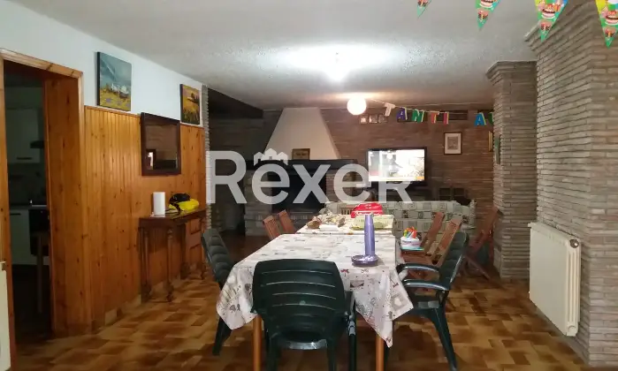 Rexer-Castelnuovo-Rangone-In-Vendita-Ampia-Soluzione-su-Due-Livelli-con-Giardino-e-Garage-Altro