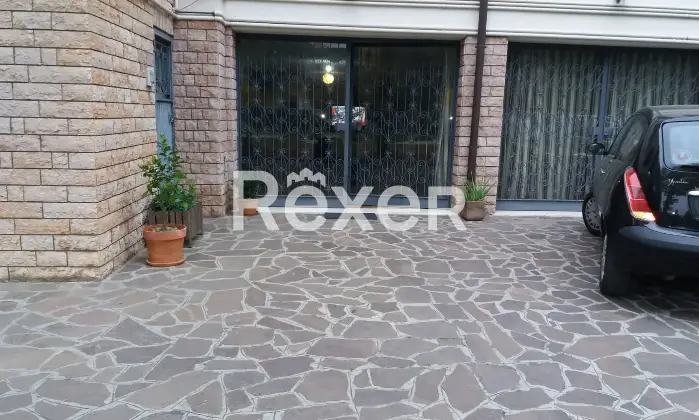 Rexer-Castelnuovo-Rangone-In-Vendita-Ampia-Soluzione-su-Due-Livelli-con-Giardino-e-Garage-Altro