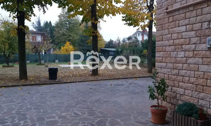 Rexer-Castelnuovo-Rangone-In-Vendita-Ampia-Soluzione-su-Due-Livelli-con-Giardino-e-Garage-Altro