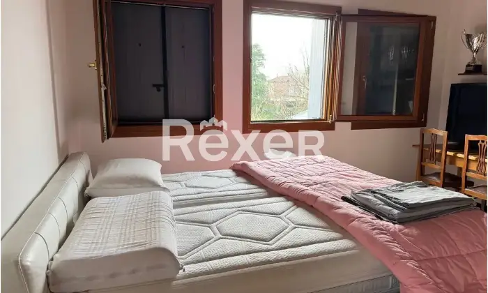 Rexer-Medicina-Prestigiosa-villa-moderna-Medicina-Altro