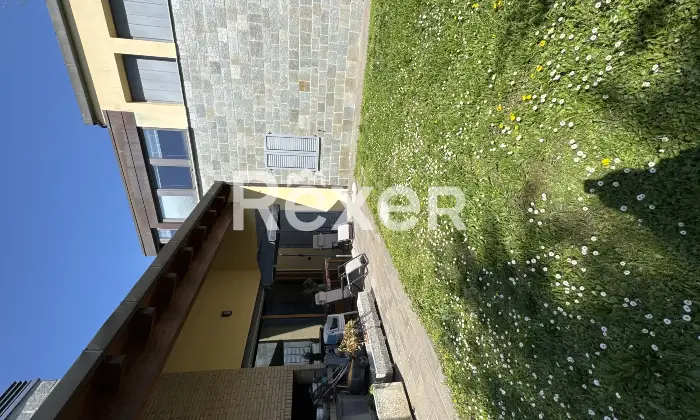 Rexer-Medicina-Prestigiosa-villa-moderna-Medicina-Giardino