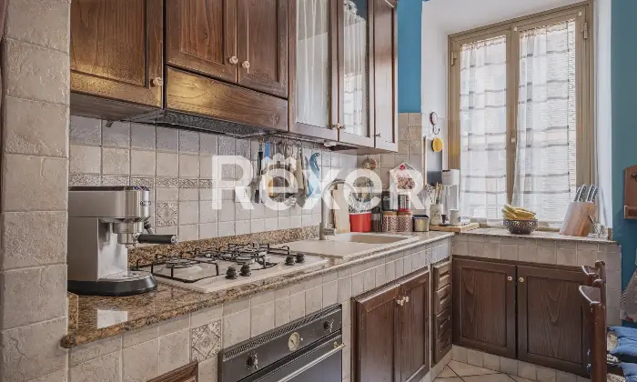 Rexer-Roma-CENTOCELLE-VIA-DEGLI-OLIVI-SECONDO-PIANO-SENZA-ASCENSORE-Altro