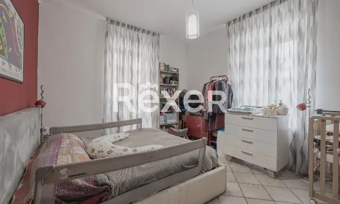 Rexer-Roma-CENTOCELLE-VIA-DEGLI-OLIVI-SECONDO-PIANO-SENZA-ASCENSORE-Altro