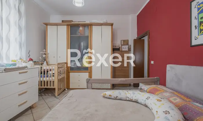 Rexer-Roma-CENTOCELLE-VIA-DEGLI-OLIVI-SECONDO-PIANO-SENZA-ASCENSORE-Altro