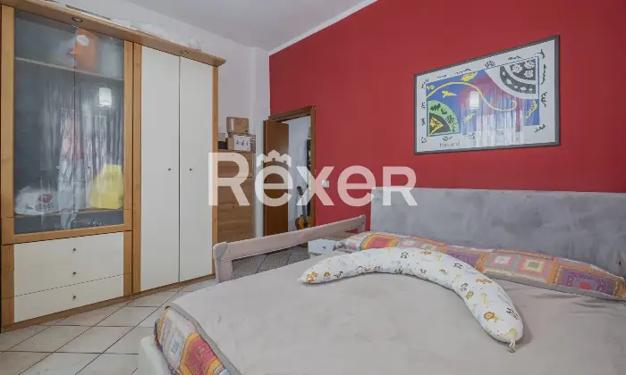 Rexer-Roma-CENTOCELLE-VIA-DEGLI-OLIVI-SECONDO-PIANO-SENZA-ASCENSORE-Altro