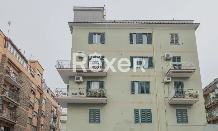 Rexer-Roma-CENTOCELLE-VIA-DEGLI-OLIVI-SECONDO-PIANO-SENZA-ASCENSORE-Altro