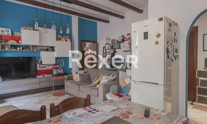 Rexer-Roma-CENTOCELLE-VIA-DEGLI-OLIVI-SECONDO-PIANO-SENZA-ASCENSORE-Altro