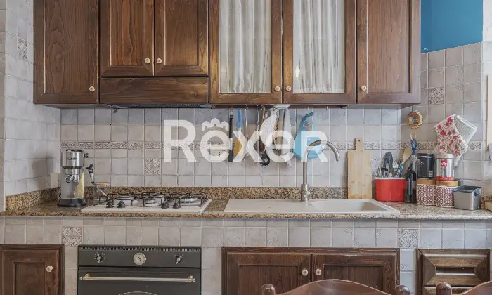 Rexer-Roma-CENTOCELLE-VIA-DEGLI-OLIVI-SECONDO-PIANO-SENZA-ASCENSORE-Altro