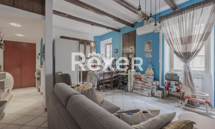 Rexer-Roma-CENTOCELLE-VIA-DEGLI-OLIVI-SECONDO-PIANO-SENZA-ASCENSORE-Altro