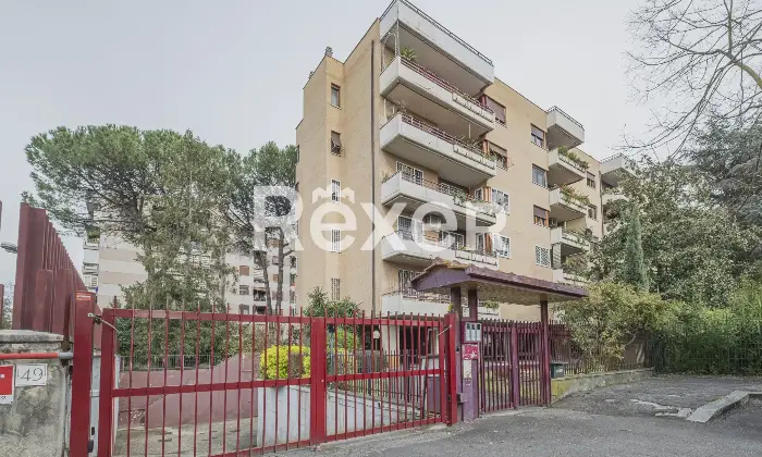 Rexer-Roma-Talenti-in-comprensorio-elegante-immerso-nel-verde-Altro