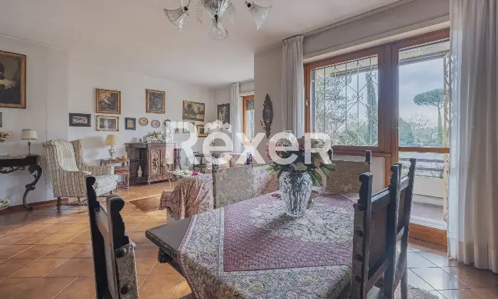 Rexer-Roma-Talenti-in-comprensorio-elegante-immerso-nel-verde-Altro