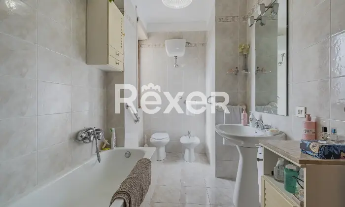 Rexer-Roma-TALENTI-QUADRILOCALE-SILENZIOSO-IN-COMPRENSORIO-IMMERSO-NEL-VERDE-Altro