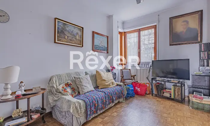 Rexer-Roma-Talenti-in-comprensorio-elegante-immerso-nel-verde-Altro