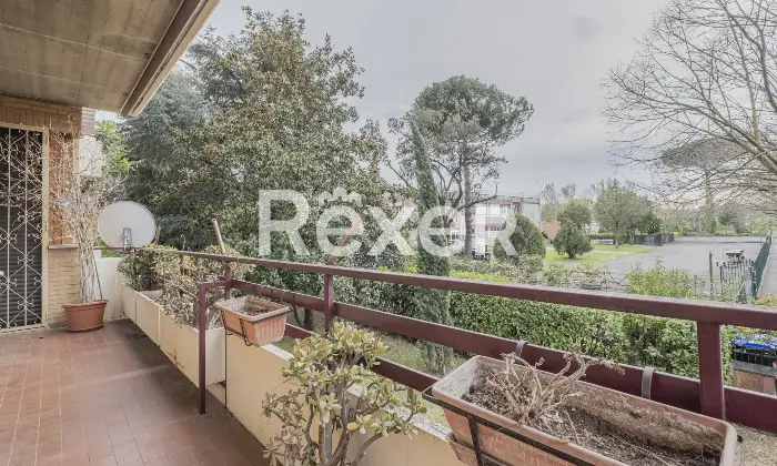 Rexer-Roma-Talenti-in-comprensorio-elegante-immerso-nel-verde-Altro