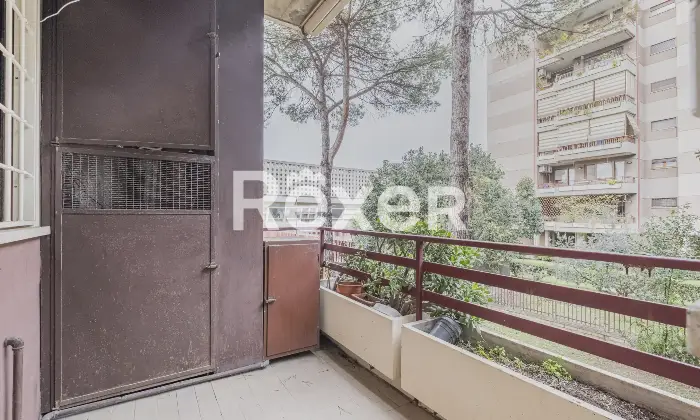 Rexer-Roma-Talenti-in-comprensorio-elegante-immerso-nel-verde-Altro