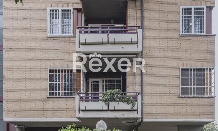 Rexer-Roma-TALENTI-QUADRILOCALE-SILENZIOSO-IN-COMPRENSORIO-IMMERSO-NEL-VERDE-Altro