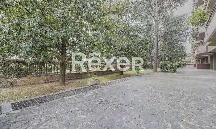 Rexer-Roma-TALENTI-QUADRILOCALE-SILENZIOSO-IN-COMPRENSORIO-IMMERSO-NEL-VERDE-Altro