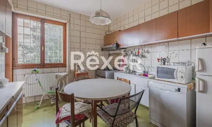 Rexer-Roma-TALENTI-QUADRILOCALE-SILENZIOSO-IN-COMPRENSORIO-IMMERSO-NEL-VERDE-Altro