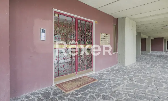 Rexer-Roma-Talenti-in-comprensorio-elegante-immerso-nel-verde-Altro