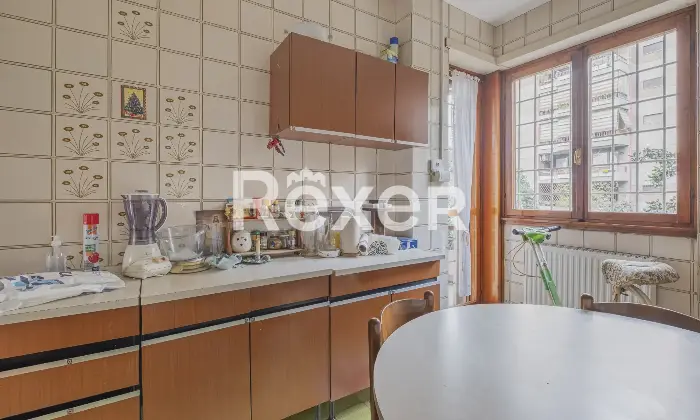 Rexer-Roma-Talenti-in-comprensorio-elegante-immerso-nel-verde-Altro