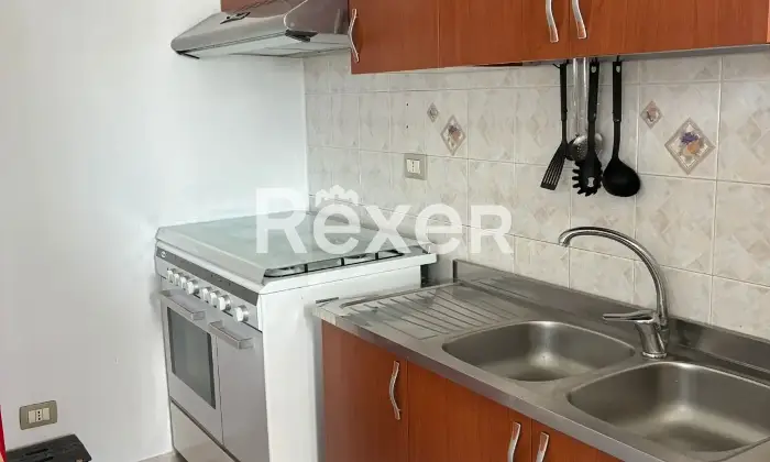 Rexer-Castrovillari-Appartamento-arredato-con-balcone-Cucina