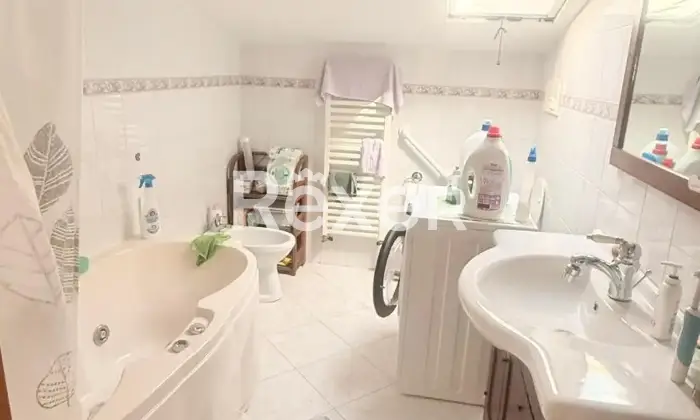 Rexer-Castrovillari-Appartamento-arredato-in-residence-con-cantina-Bagno