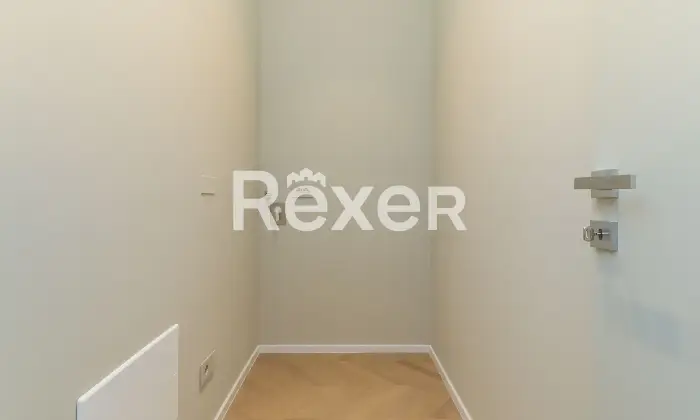 Rexer-Milano-Trilocale-ristrutturato-con-cantina-Altro
