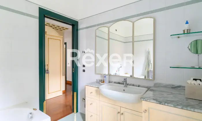 Rexer-Venezia-Ampio-appartamento-con-ampie-terrazze-garage-doppio-e-posti-auto-Altro