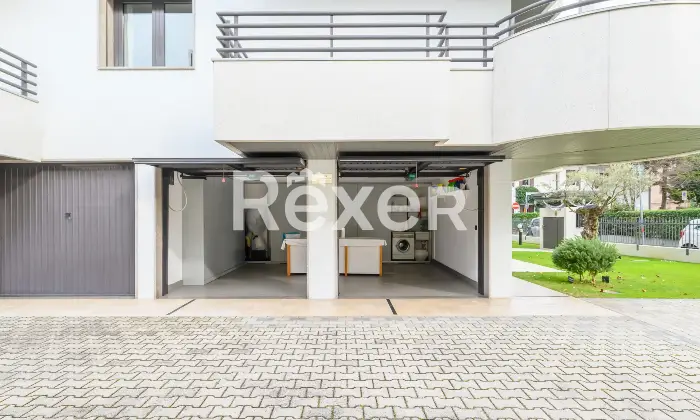 Rexer-Venezia-Ampio-appartamento-con-ampie-terrazze-garage-doppio-e-posti-auto-Altro