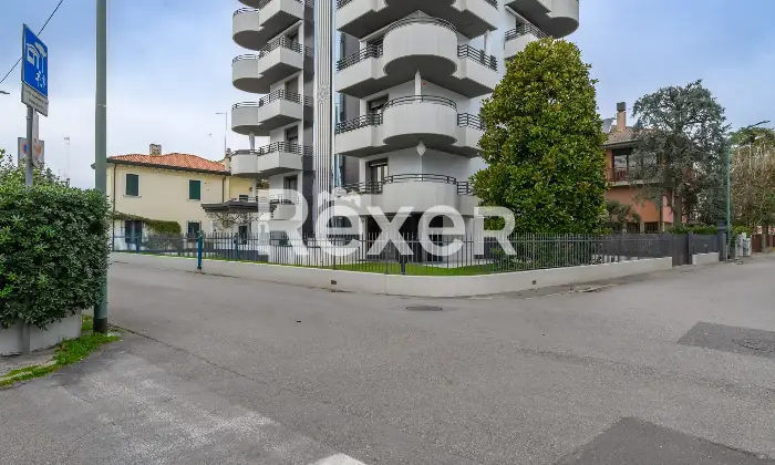 Rexer-Venezia-Ampio-appartamento-con-ampie-terrazze-garage-doppio-e-posti-auto-Altro