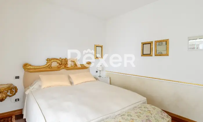 Rexer-Venezia-Elegante-appartamento-con-ampie-terrazze-garage-e-posto-auto-Altro