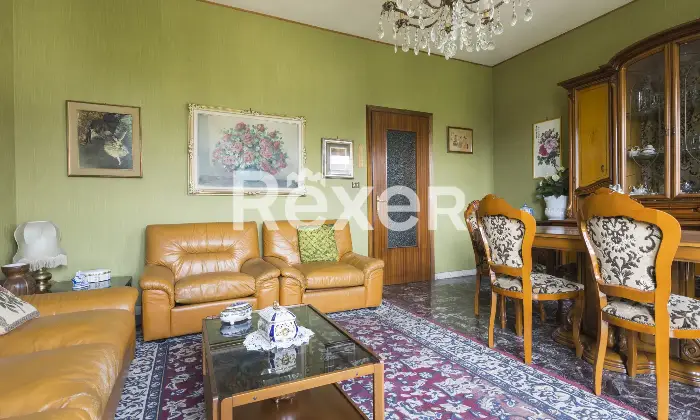 Rexer-Torino-Ampio-appartamento-con-box-auto-Altro