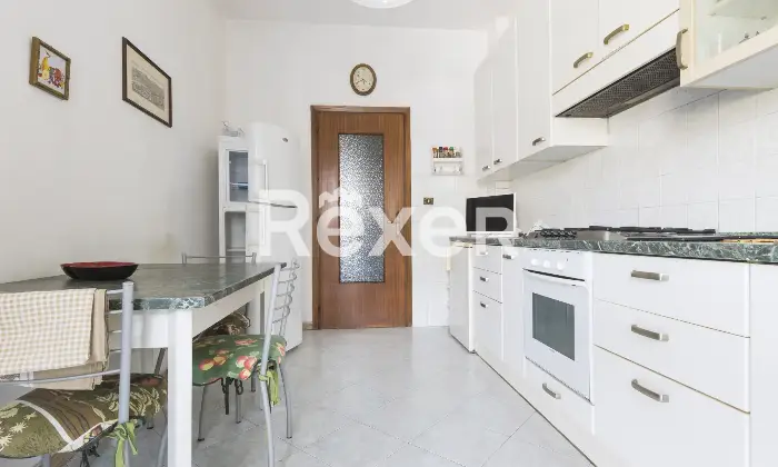 Rexer-Torino-Ampio-appartamento-con-box-auto-Altro