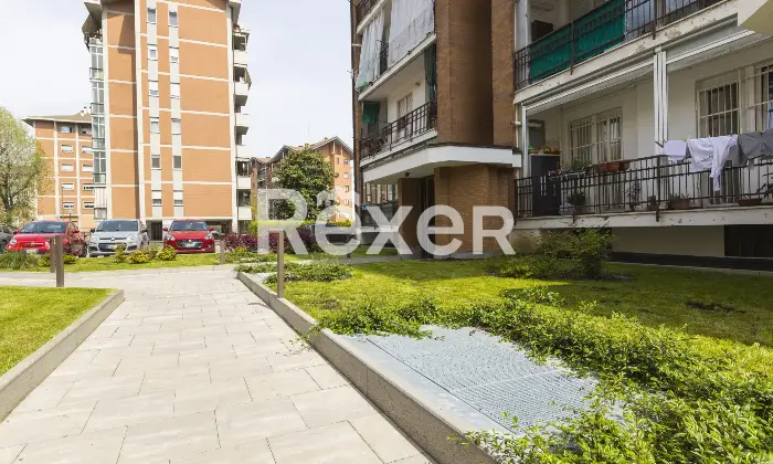 Rexer-Torino-Ampio-appartamento-con-box-auto-Altro