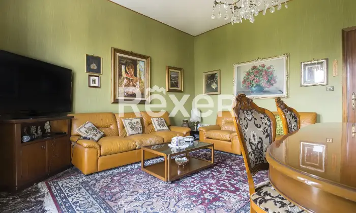 Rexer-Torino-Ampio-appartamento-con-box-auto-Altro