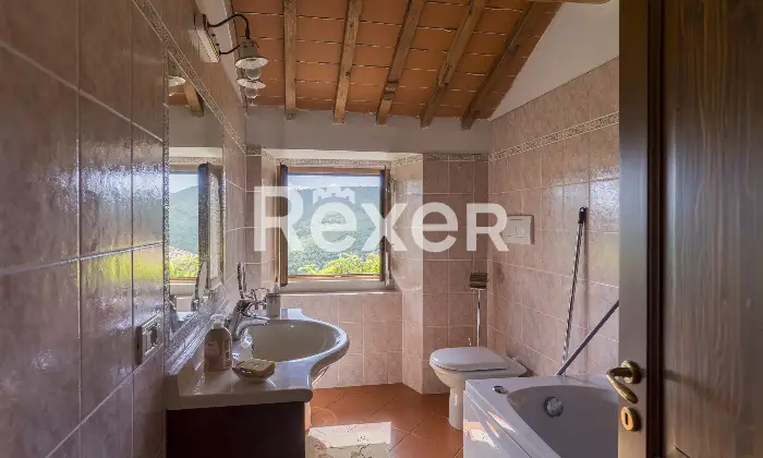 Rexer-Arezzo-Santa-Maria-La-Rassinata-Arezzo-Prestigioso-Casale-in-Pietra-con-Tenuta-Altro