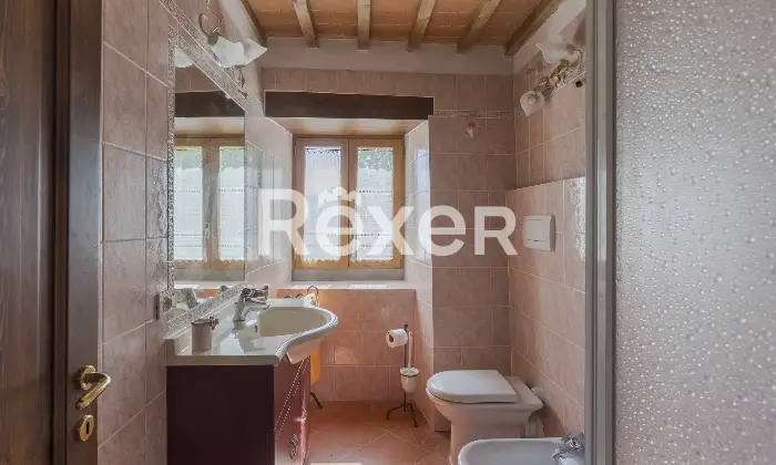 Rexer-Arezzo-Santa-Maria-La-Rassinata-Arezzo-Prestigioso-Casale-in-Pietra-con-Tenuta-Altro