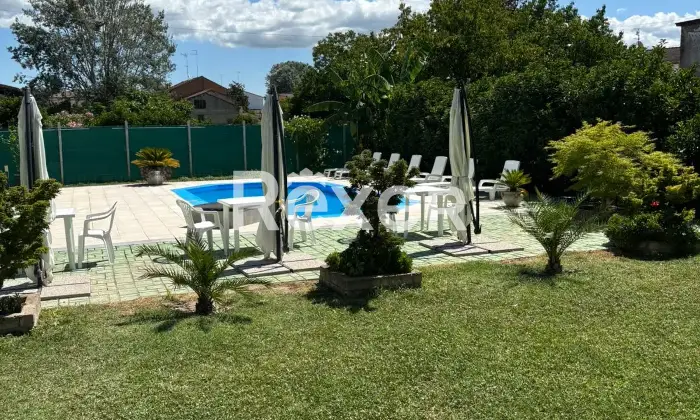 Rexer-Berra-Locale-commerciale-in-vendita-in-via-Postale-a-Berra-Altro