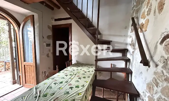Rexer-Montecampano-Appartamento-su-due-livelli-con-cortile-Altro