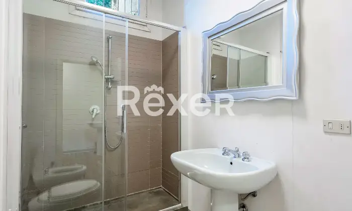 Rexer-Brescia-Ampio-Trilocale-con-posto-auto-coperto-Altro