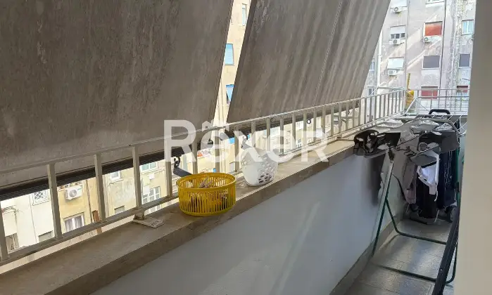 Rexer-Roma-Appartamento-con-portineria-Altro