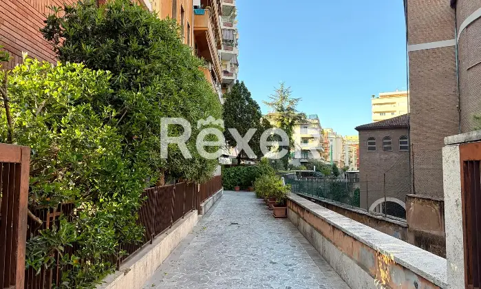 Rexer-Roma-Appartamento-con-portineria-Altro