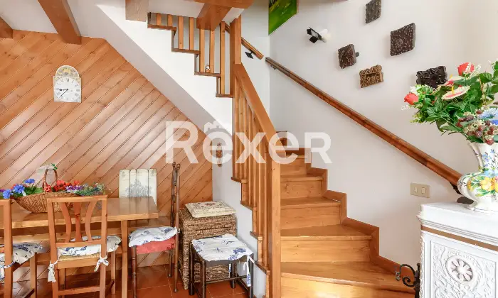 Rexer-Gallio-Appartamento-su-due-livelli-con-posto-auto-e-cantina-Altro