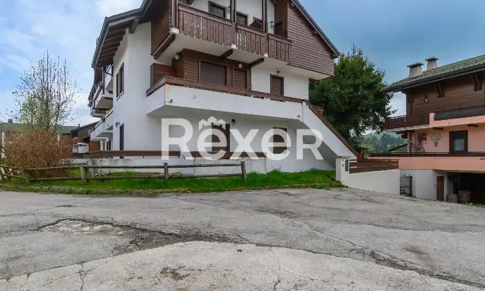 Rexer-Gallio-Appartamento-su-due-livelli-con-posto-auto-e-cantina-Altro