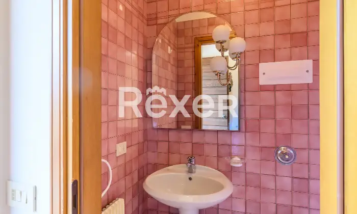 Rexer-Gallio-Appartamento-su-due-livelli-con-posto-auto-e-cantina-Altro