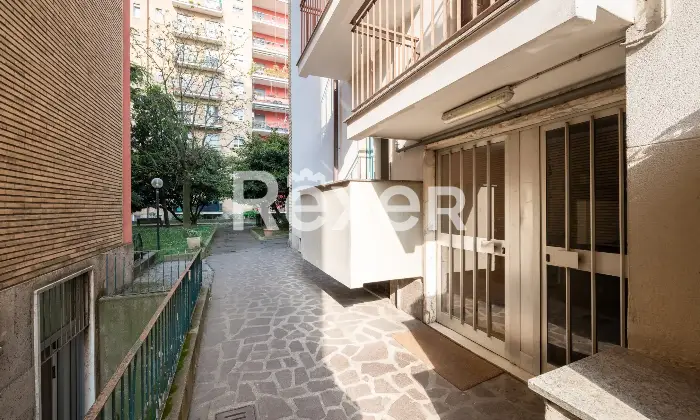 Rexer-Rho-Due-locali-con-cucina-abitabile-Altro